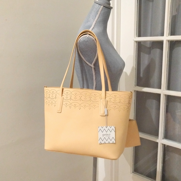 PRIVE by April tote - Picture 2 of 9